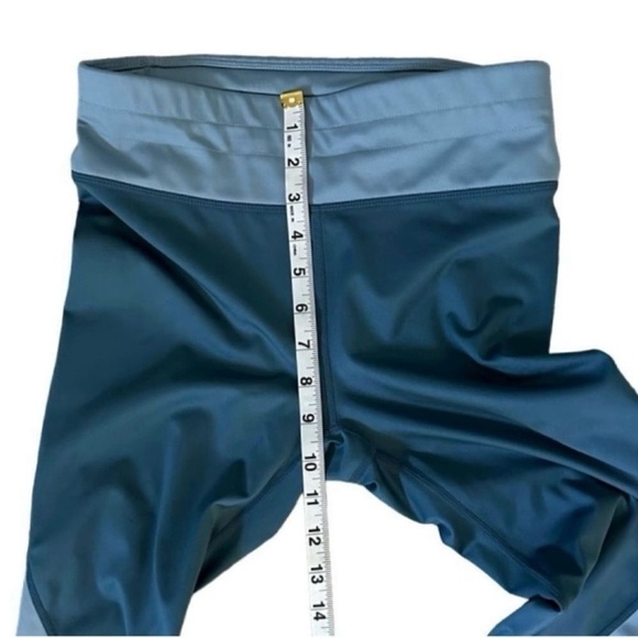 Fabletics Ella Shine Mid-Rise Printed Ultracool Crop Blue Leggings Sz Small - Picture 5 of 8
